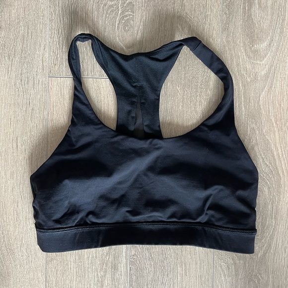 Black Lululemon sports bra - Picture 1 of 3